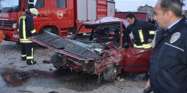 Taziye yolunda kaza: 1 ölü, 4 yaralı