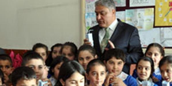 'Başbakanımızı seven süt içsin'