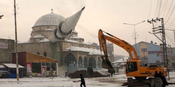 'Bizi kurbanlık koyun gibi görüyorlar'