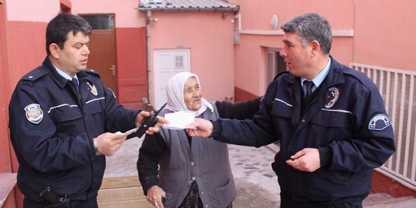 Soğuklara dayanamadı, polisten yardım istedi