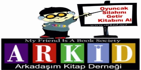 Oyuncak silahını getir, kitabını al' etkinliği