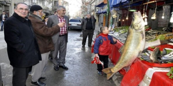 97 kilo ağırlığında turna balığı yakaladı
