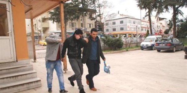 Sahte parayla alışveriş yaparken yakalandılar