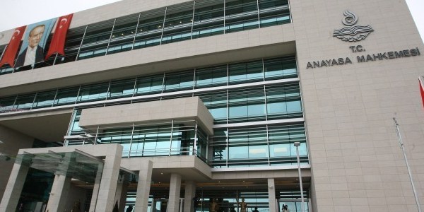Anayasa Mahkemesi'nden uzun tutukluluk kararı