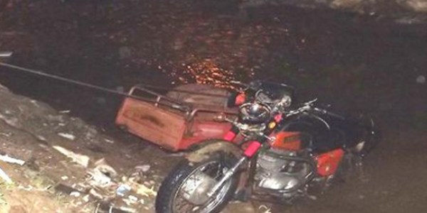 Motosikletiyle dereye uçan sürücü yaralandı