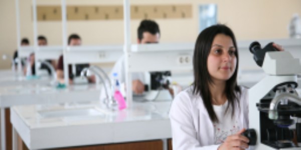 Mahkeme, yard. doçentlik dil sınavını iptal etti