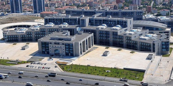 Dünyanın en büyük adliyesinde 'ilk çalışan eylemi'