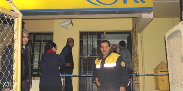 PTT şubesinde soygun