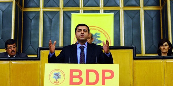 Demirtaş, İmralı'ya gidecek isimleri açıkladı