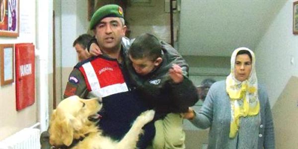 Kaybolan işitme engelli çocuğu iz takip köpeği 'aza' buldu