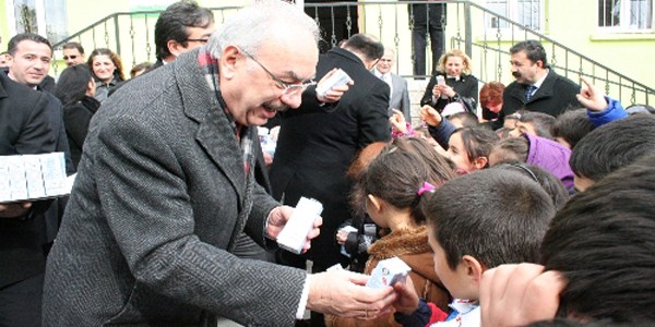 Validen ��rencilere '�ifreleri k�rmay�n' nasihat�/ Video