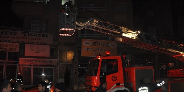 Öğrenci pansiyonunda yangın çıktı