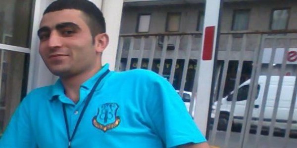 Oğlunu karnından bıçaklayıp kaçtı