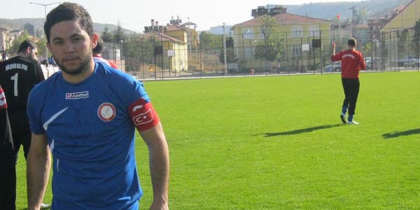 Genç futbolcu lösemiye yenildi