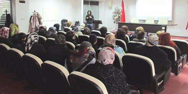 Türk Anneler Derneği eğitimlerine devam ediyor