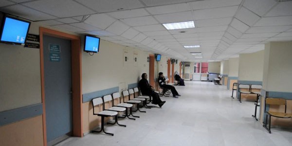 Sağlık çalışanlarına hakarete hapis cezası