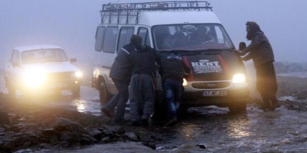 ��rencilerin bozuk yol tepkisi