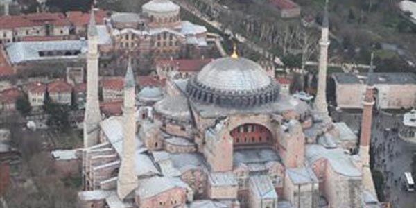 Ayasofya ve Yerebatan Sarn�c�'na turist ak�n�