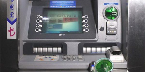 Atm'lere gizli kamera yerle�tirdiler