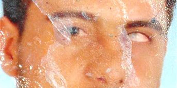 100 lira i�in kalbinden b��akland�