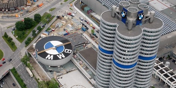 BMW 750 bin aracını geri çağırıyor