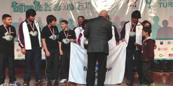 Bahçeşehir Koleji robotik takım yarışmasında birinci oldu