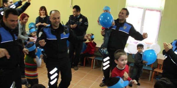 Polisten gangnam style dans�