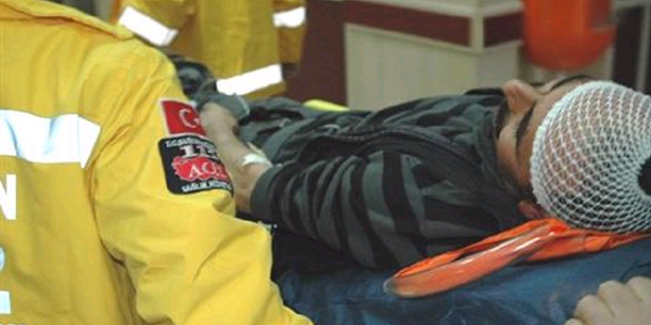 Adıyaman'da 2 otomobil kafa kafaya çarpıştı; 7 yaralı