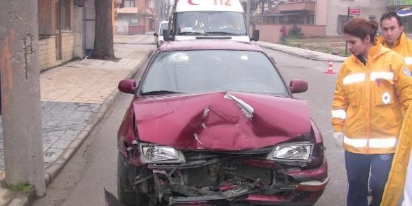 Sivil polis otomobili kaza yaptı: 6 yaralı