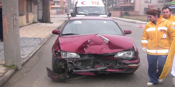Sivil polis otomobili kaza yaptı: 6 yaralı