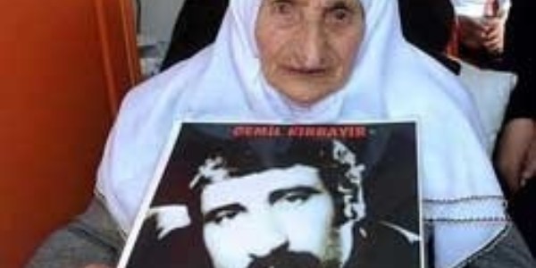 Berfo Ana, çocuğunu bulamadan öldü/ Video