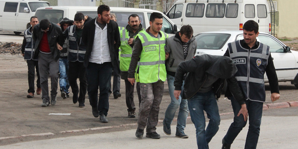 Konya polisi bir g�nde 9 h�rs�z� yakalad�