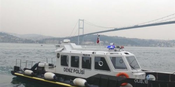 Bankacı, köprüden atlayarak intihar etti