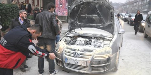 LPG'li otomobil seyir halindeyken yandı