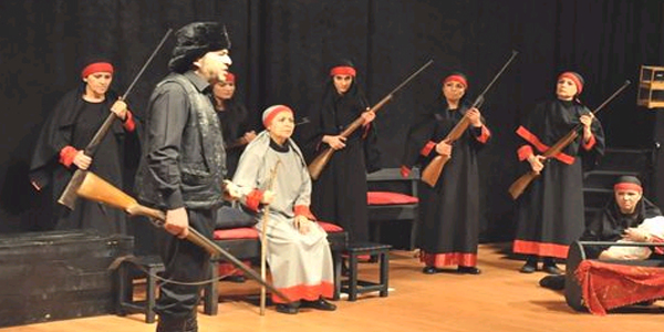 'Töre' Turgutlu'da ayakta alkışlandı