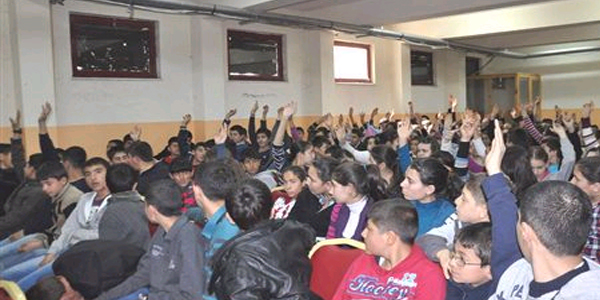 Gazi Ortaokulu'nda kariyer günleri programı yapıldı