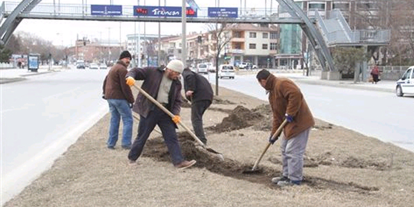 Erzincan Belediyesi bahar çalışmalarına başladı