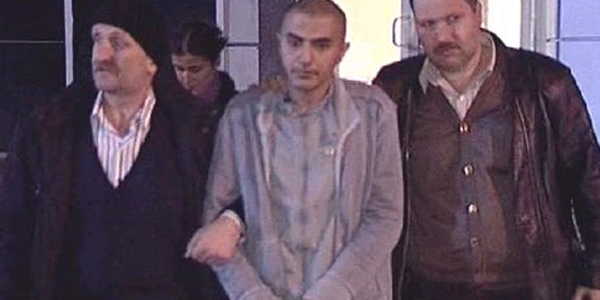 Birlikte yaşadığı hamile kadını 12 yerinden bıçakladı