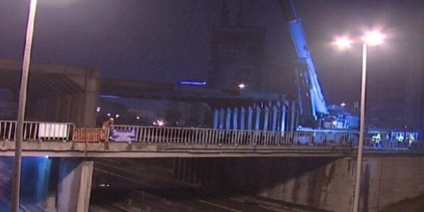 Talatpaşa Köprüsü yıkım çalışmaları D-100'ü kapattırdı