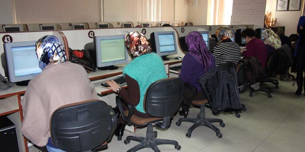 Bilgisayar kullanımı eğitimlerle daha da yaygın hale geliyor