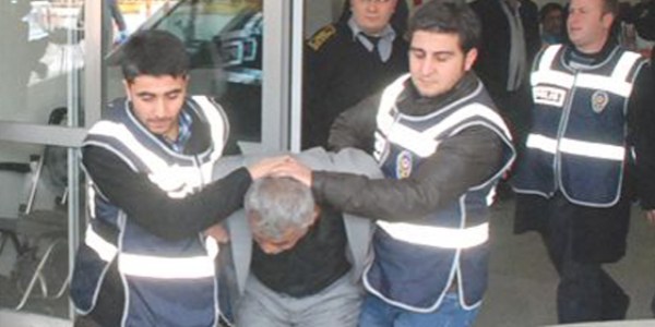 Elektroşoklu fuhuş çetesi çökertildi