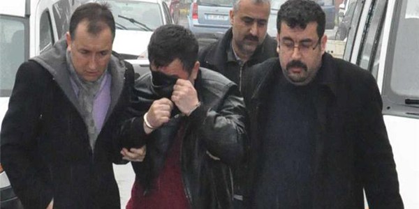 Otogarlarda erleri dolandıran sahte komutan yakalandı