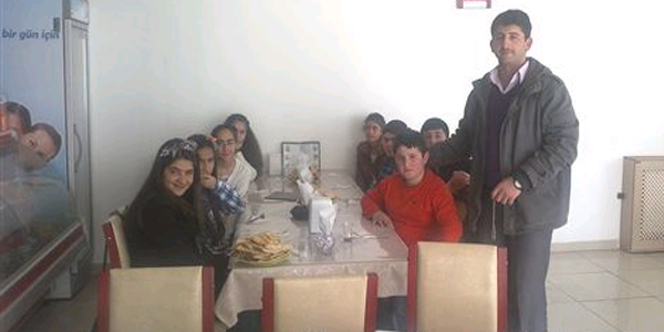 �enlik Talebe Yurdu'ndan yemek �d�l�