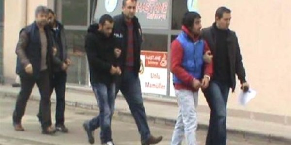 Okulların güvenlik kameralarını çalan 3 şüpheli yakalandı