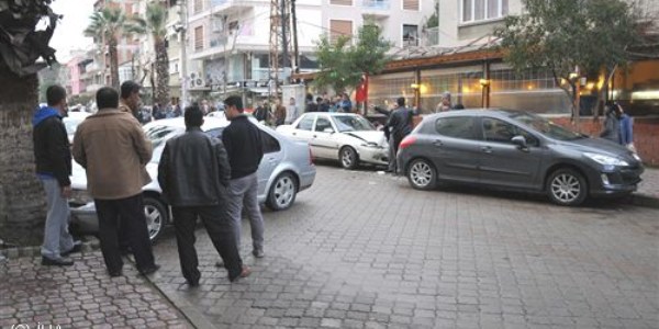 Manisa'da 4 araç birbirine girdi