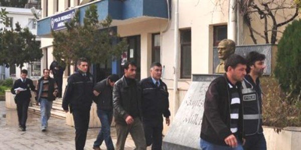 Sahte banknotlar ATM'ye tak�ld�