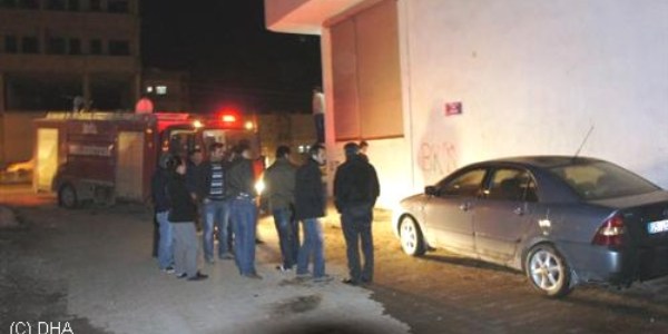 Idil'de 2 ��retmen ve 1 uzman �avu�un otomobili kundakland�