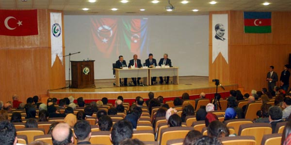 Giresun Üniversitesi'nden "Hocalı Soykırımı' konferansı