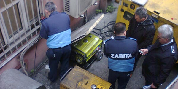 Zabıta aşırı gürültü çıkaran jeneretörü mühürledi