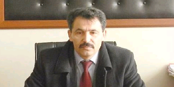 Kaymakam'dan müdüre; Sana öyle bir kafa atarım ki...